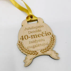 Medaliai. Mediniai graviruoti
