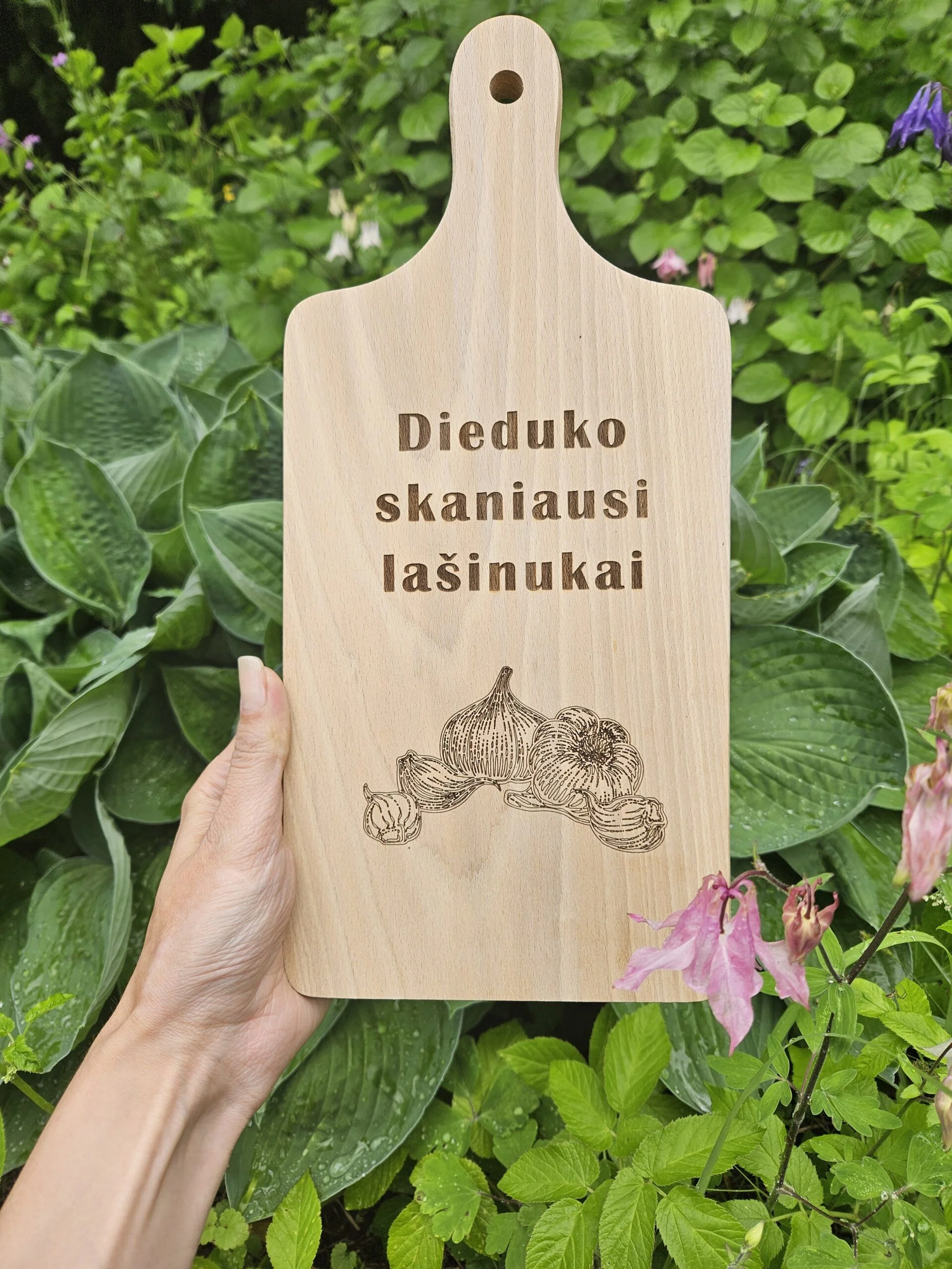 Medinė Pjaustymo Lentelė su užrašu seneliui